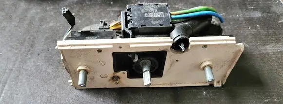 BMW 5 E34 Climate control unit 8351110