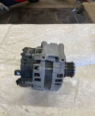 Volkswagen Golf VII Generator/alternator 06K903023D 0125716010