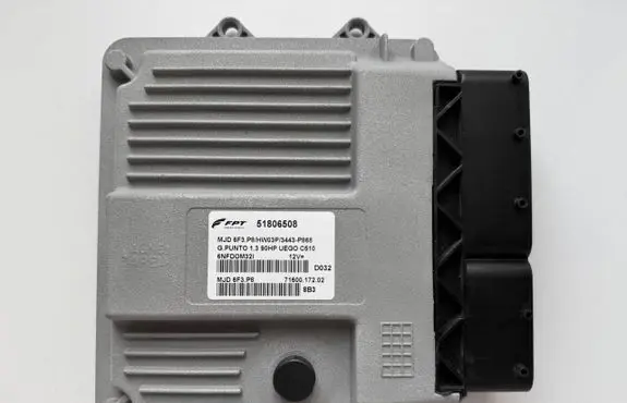 Fiat Grande Punto Engine control unit/module 51806508 MJD6F3P8
