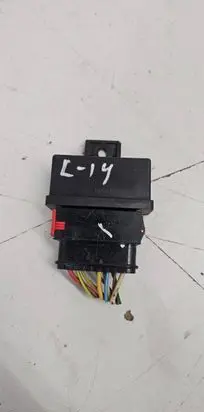 Peugeot 207 Coolant fan relay 240107