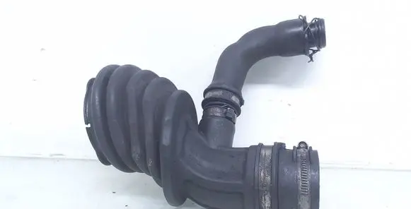 Ford Focus Turbo air intake inlet pipe/hose 72100865