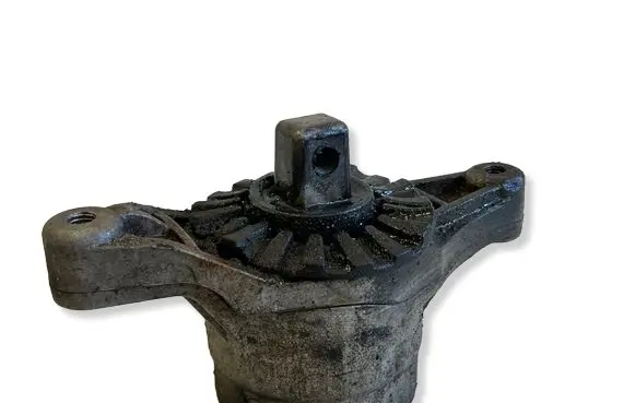 Maserati Ghibli Engine mount bracket 670003629