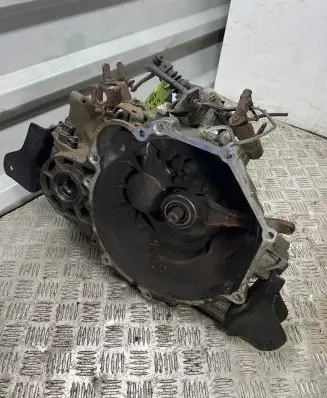 Manual 5 speed gearbox
