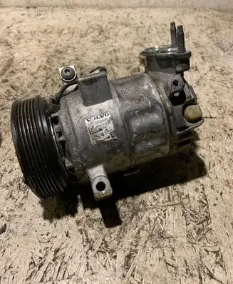 Volvo XC40 Air conditioning (A/C) compressor (pump) 2260849