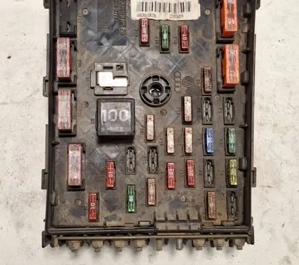 Audi A6 S6 C6 4F Fuse module 63592777 3C0937125 46351826