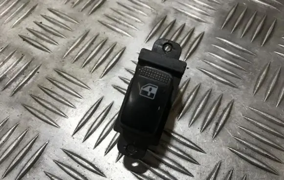 Hyundai Elantra Electric window control switch 621w03620 935782d000