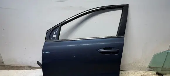KIA Sportage Front door