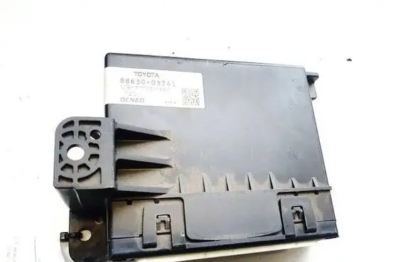 Toyota Avensis T270 Other control units/modules 8865005241