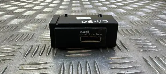 Audi A3 S3 8V USB socket connector 8V0035736