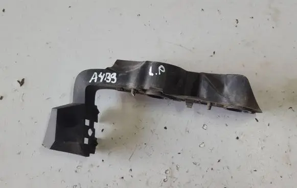 Front bumper mounting bracket