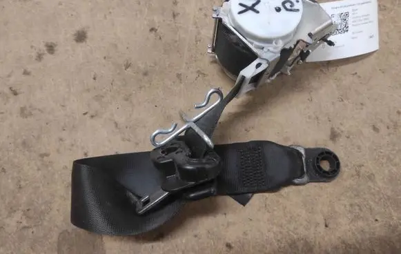 Jaguar XF Front seatbelt 9X23F611B08 34086310