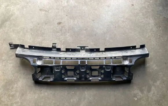 Top upper radiator support slam panel