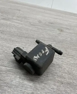 Ford Focus Vacuum valve 