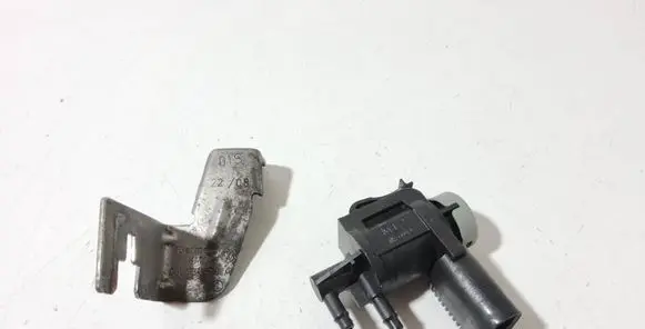 Audi A3 S3 8P Turbo solenoid valve 1K0906283A 03L131529A