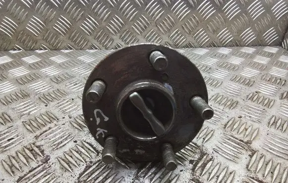Subaru Legacy Rear wheel hub