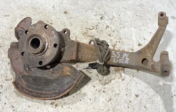 Front wheel hub spindle knuckle