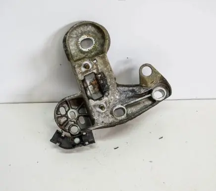 Volkswagen PASSAT B5 Engine mounting bracket 4B0199352B