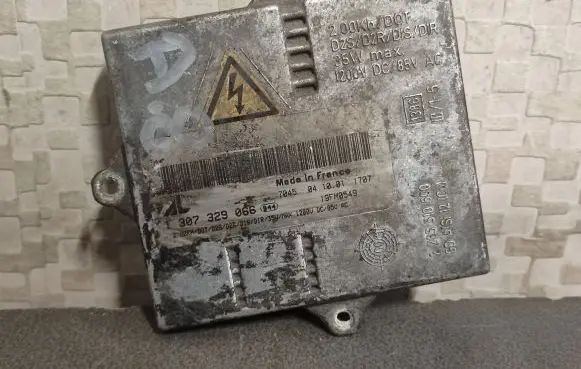 Audi A6 S6 C5 4B Headlight ballast module Xenon 1307329066