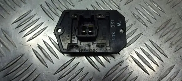 Toyota Yaris Heater blower fan relay 