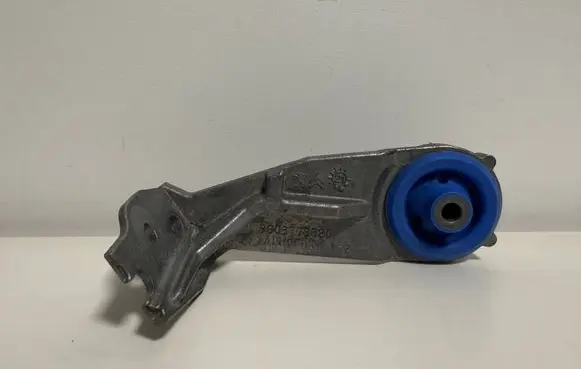 Peugeot 3008 II Radiator mount bracket 9803778880