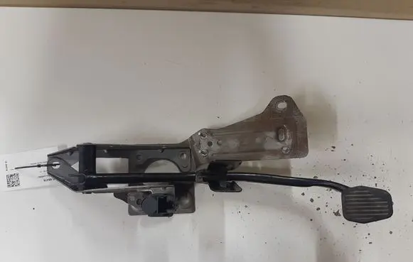 Volvo S40 Brake pedal 31202370 10515M02