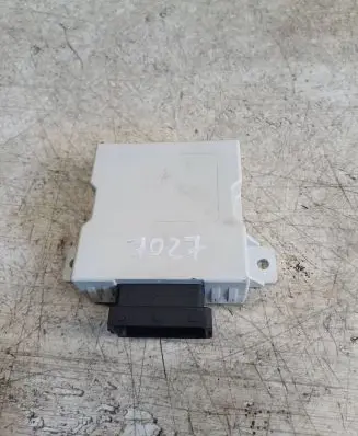 Toyota Avensis T250 Window wiper relay 150696