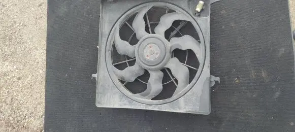 Hyundai Santa Fe Electric radiator cooling fan 253802B701