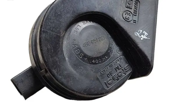 Audi A6 S6 C5 4B Horn signal 4B0951221 E30052383