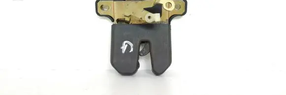 Audi A6 S6 C5 4B Tailgate/trunk/boot lock/catch/latch 4B5827505