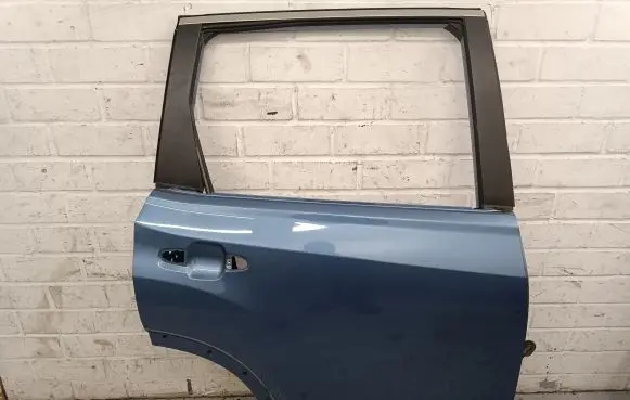 Subaru Forester SK Rear door