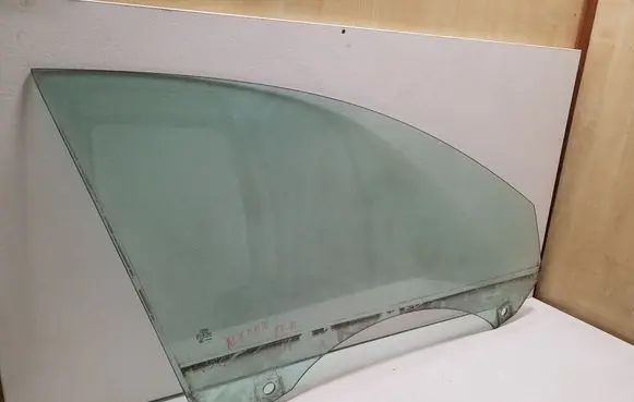Audi A6 S6 C6 4F Front door window glass four-door 