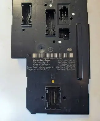Mercedes-Benz E AMG W211 Fuse box set 2129009722 5DK01102325 2129015305