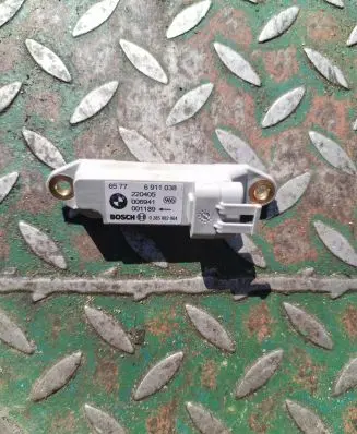 BMW X5 E53 Airbag deployment crash/impact sensor 6911038 220405 0285002064