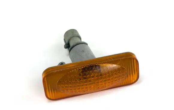 Opel Omega B2 Front fender indicator light 90457814
