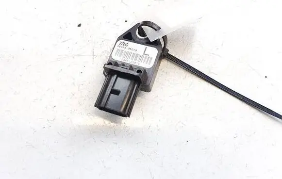 Toyota Avensis T250 Airbag deployment crash/impact sensor 8983405010 89834-05010