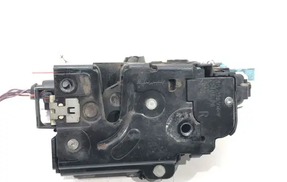 Skoda Octavia Mk2 (1Z) Rear door lock 7L0839016D