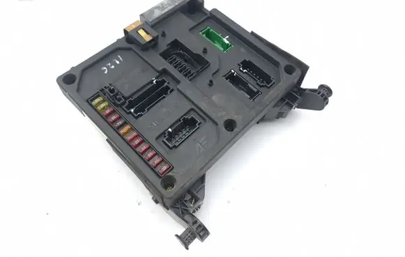 Ford Galaxy Fuse module 7M0971882A