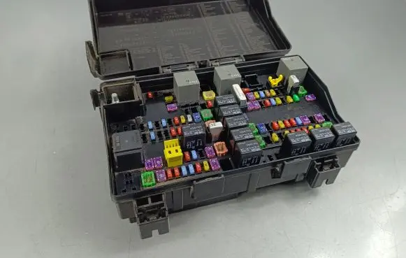 Jeep Grand Cherokee Fuse box set P68253442AB