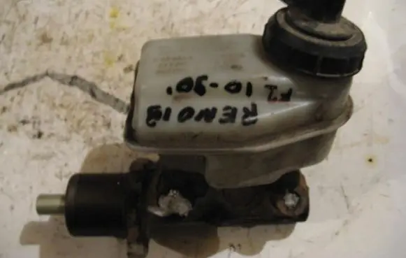 Renault 19 Master brake cylinder