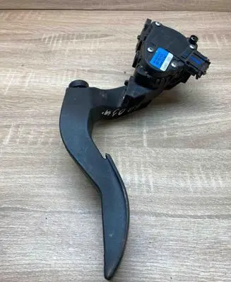 Audi A4 S4 B6 8E 8H Accelerator throttle pedal 8E1723523F 6PV008376 WithPlug