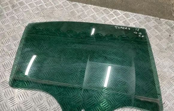 Skoda Superb B8 (3V) Rear door window glass