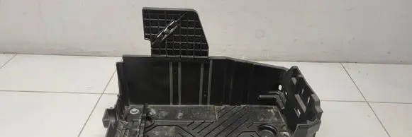 Peugeot 208 II Battery box tray 9823533180
