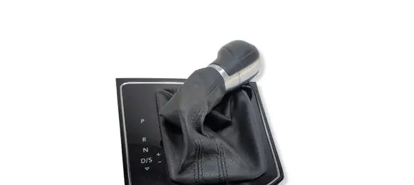 Volkswagen Touran III Gear shifter surround trim plastic 5TB713203C