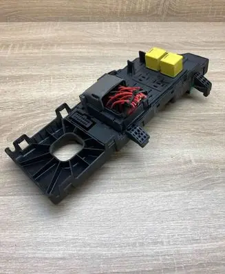 Opel Vectra C Fuse module 24443147 460023260