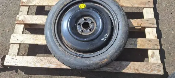 Toyota Avensis T250 R17 spare wheel