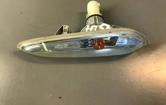 BMW X3 E83 Front fender indicator light 3418448 63133418448 8382104