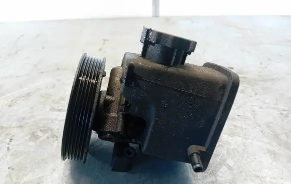 Mercedes-Benz E W211 Power steering pump