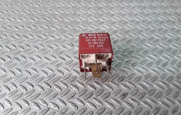 Volkswagen Golf III Other relay 431951253F