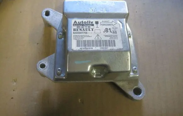 Renault Espace IV Airbag control unit/module 8200687758
