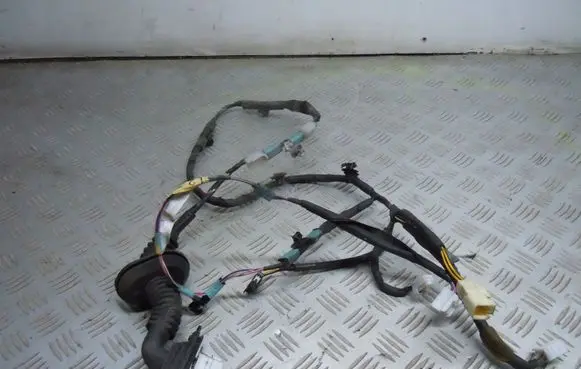Toyota Prius (XW30) Rear door wiring loom 8215447150G